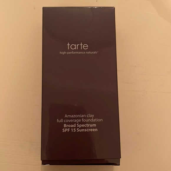Tarte Amazonian Clay foundation Porcelain Beige